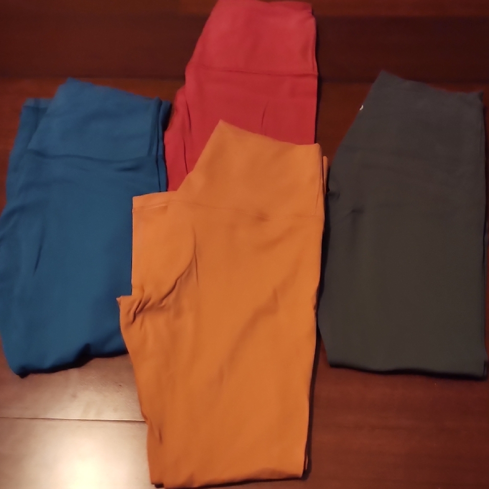 lululemon athletica Women's Colorful Leggings Set